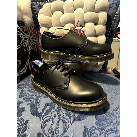 Dr Martens LGBTQ Pride Black Oxfords size 9/EU41 NWOT - Picture 1 of 7